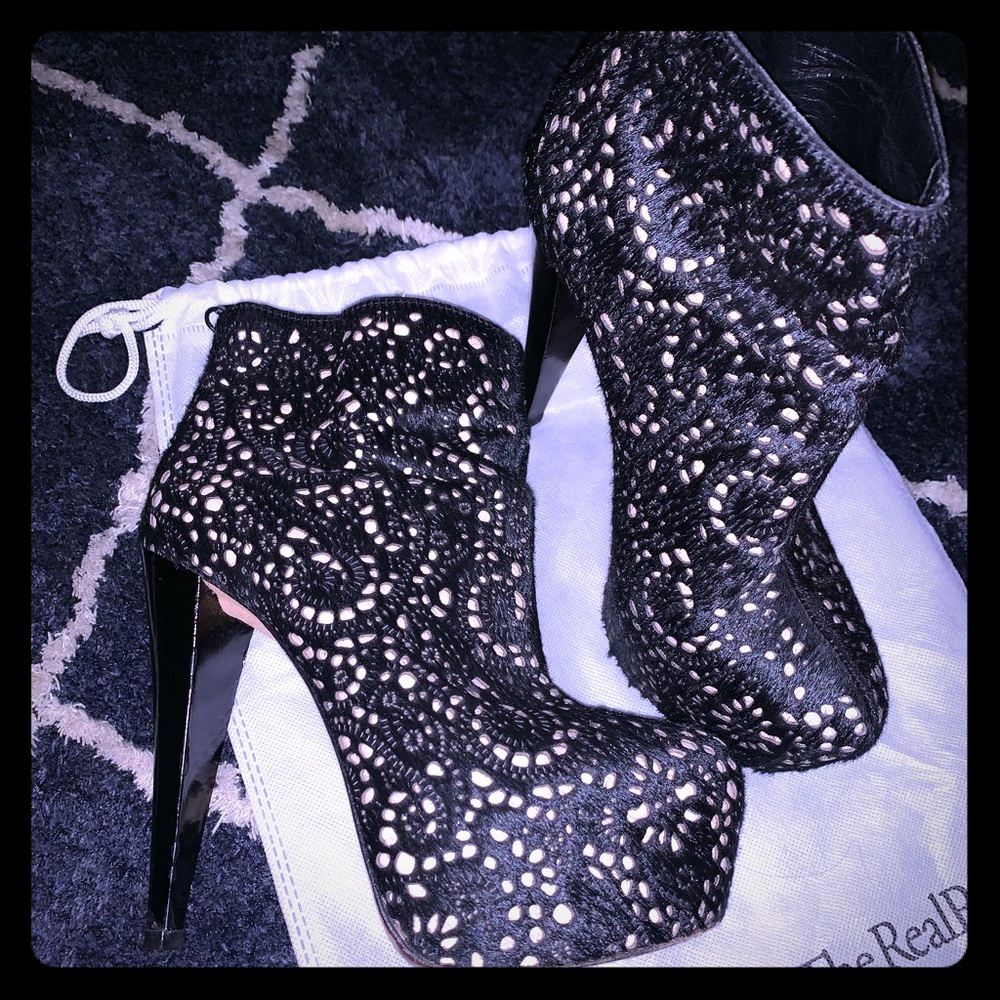alice + olivia black Paige ponyhair booties